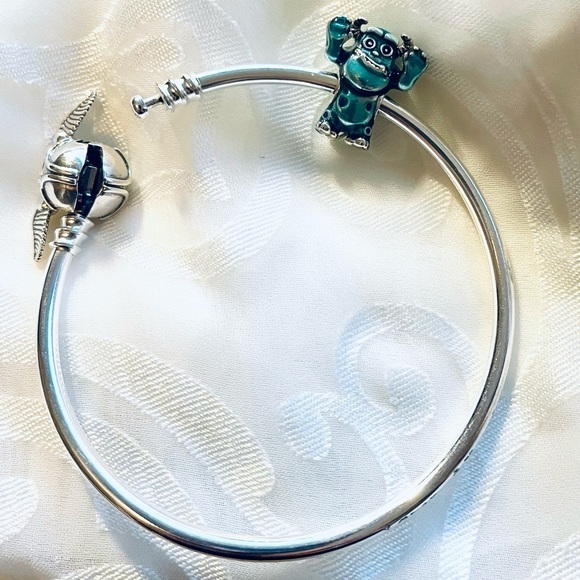 ✨ NWT Harry Potter Golden Snitch Bangle Bracelet - Picture 11 of 12